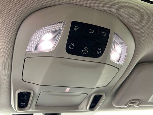 Used 2022 Chrysler Pacifica Limited FWD image 33