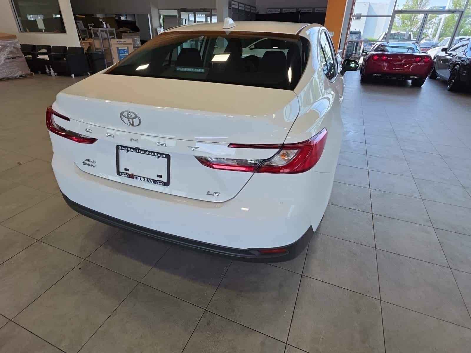 Used 2025 Toyota Camry LE AWD/4WD image 9