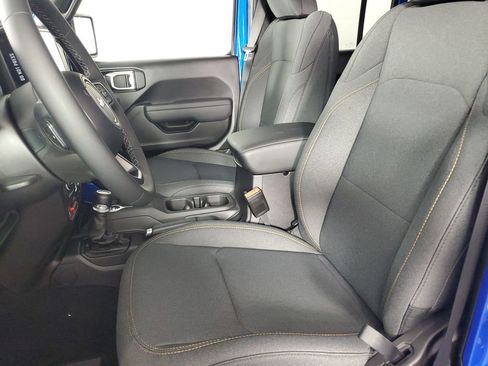 New 2025 Jeep Gladiator Willys image 12