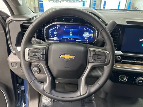 Used 2024 Chevrolet Silverado 1500 LT AWD/4WD image 12