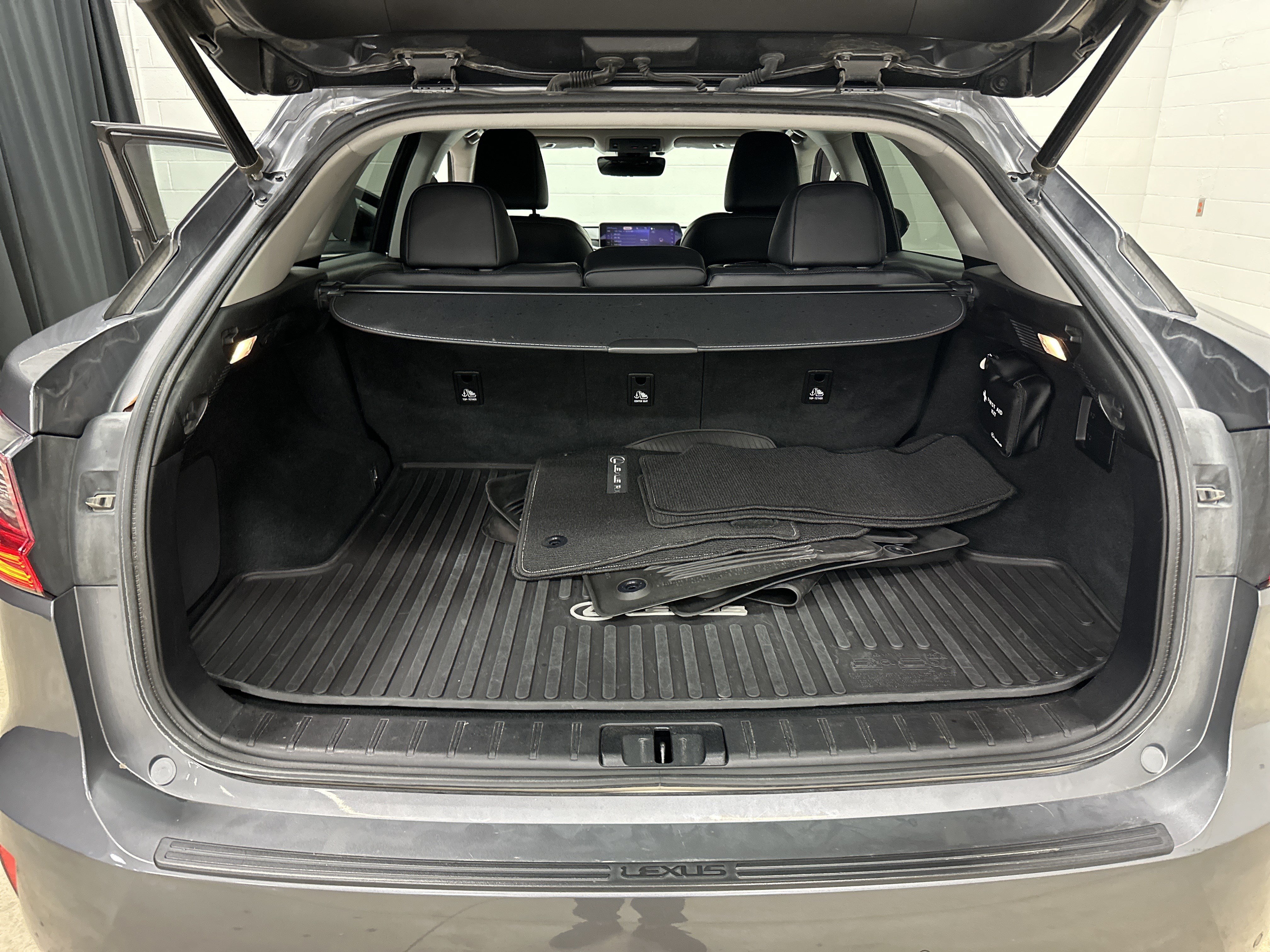 Used 2018 Lexus RX 350 AWD w/ Premium Package image 32