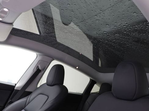 Used 2024 Tesla Model Y Long Range image 16