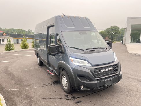 Used 2024 RAM ProMaster 3500 FWD image 2