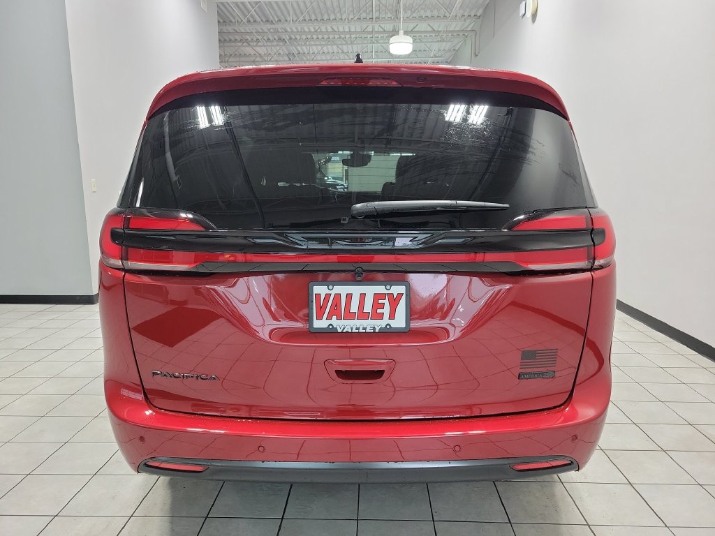 New 2027 Chrysler Pacifica Select AWD/4WD image 7