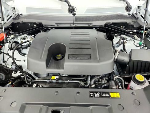 New 2026 Land Rover Defender 110 X-Dynamic SE image 28