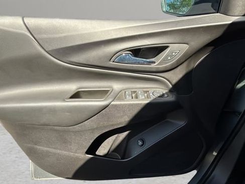 Used 2024 Chevrolet Equinox LT image 18