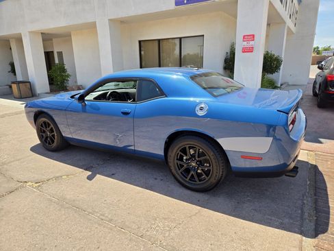 Used 2021 Dodge Challenger SXT RWD image 3