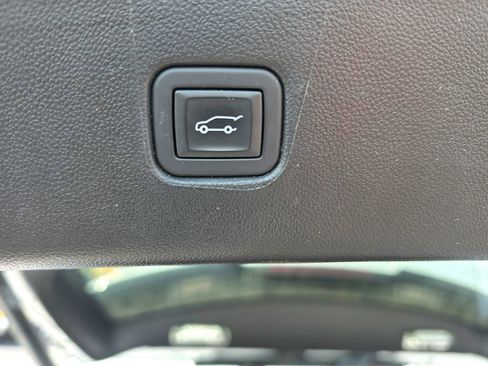 Used 2023 Chevrolet Blazer LT AWD/4WD image 8