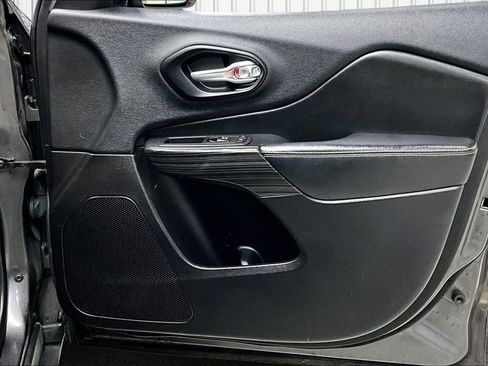 Used 2015 Jeep Cherokee Limited w/ Luxury Group image 28