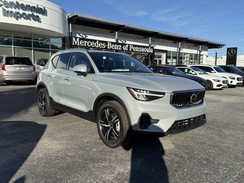 New 2025 Volvo XC40 B5 Core image 7
