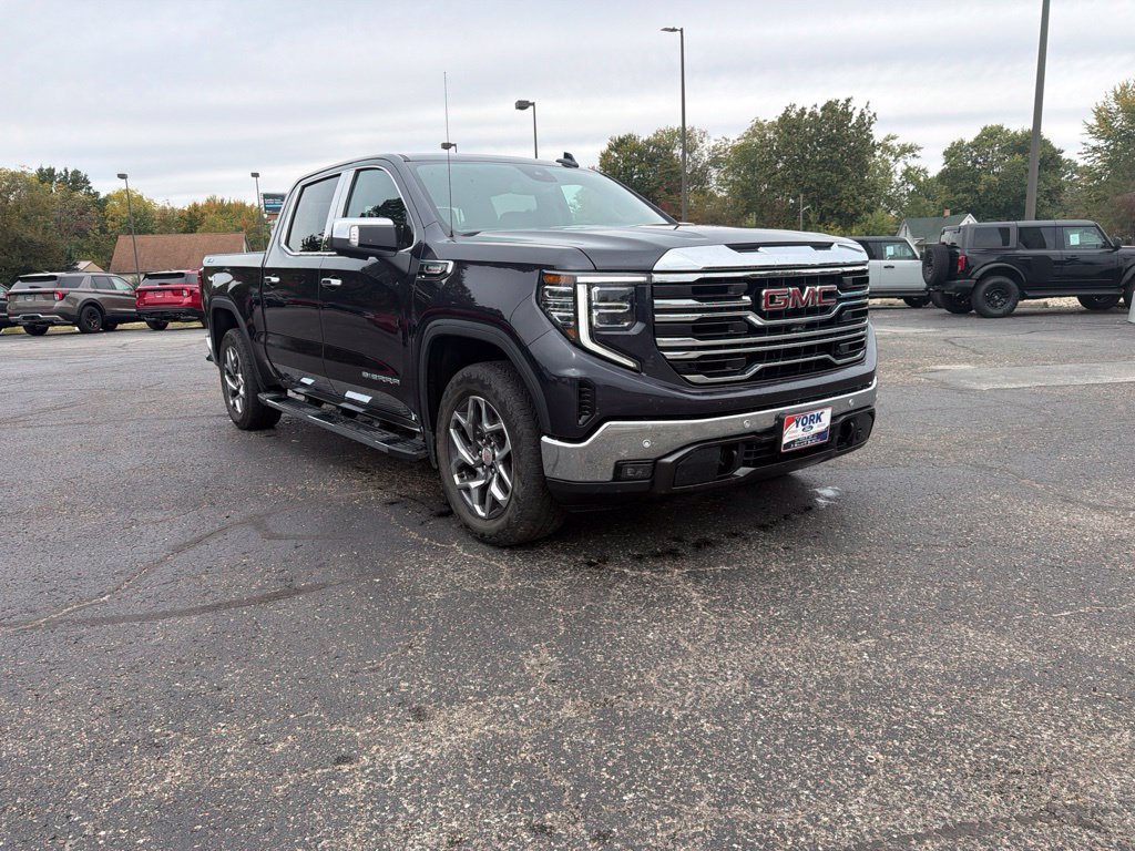 Used 2022 GMC Sierra 1500 SLT w/ SLT Premium Plus Package AWD/4WD image 8