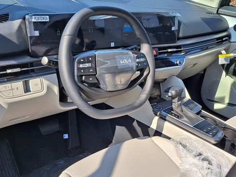 New 2026 Kia Sportage EX FWD image 7