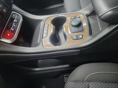 Used 2023 GMC Acadia SLE w/ Driver Convenience Package FWD image 26