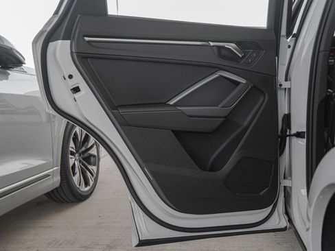 Used 2025 Audi Q3 2.0T Premium w/ Convenience Package image 18