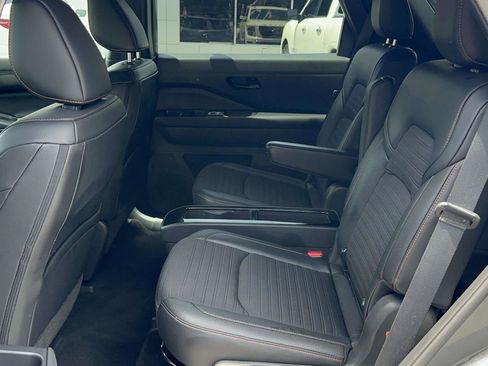 Used 2024 Nissan Pathfinder Rock Creek AWD/4WD image 12