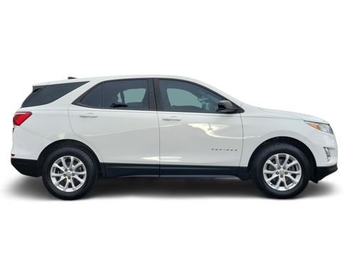 Used 2020 Chevrolet Equinox LS image 2