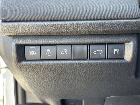 Used 2025 Toyota Camry LE FWD image 30