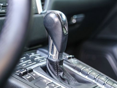 Used 2018 Porsche Macan S AWD/4WD image 21