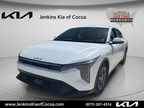 New 2026 Kia K4 FWD image 11