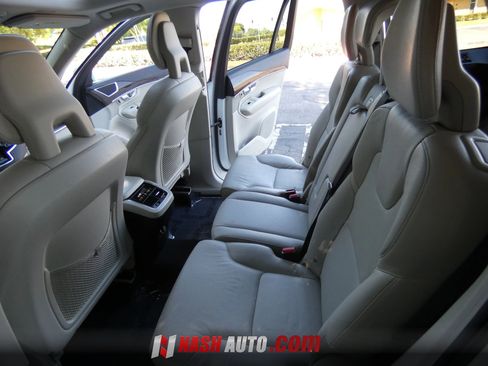 Used 2016 Volvo XC90 T6 Momentum w/ Momentum Plus Package AWD/4WD image 42