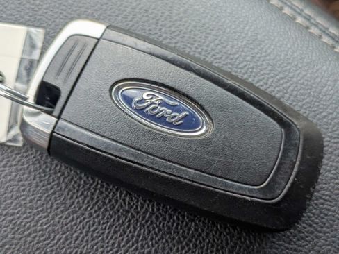 Used 2020 Ford Escape SE FWD image 32
