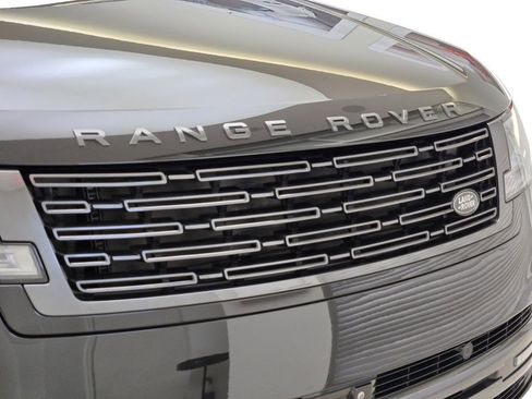 Used 2023 Land Rover Range Rover SE image 4