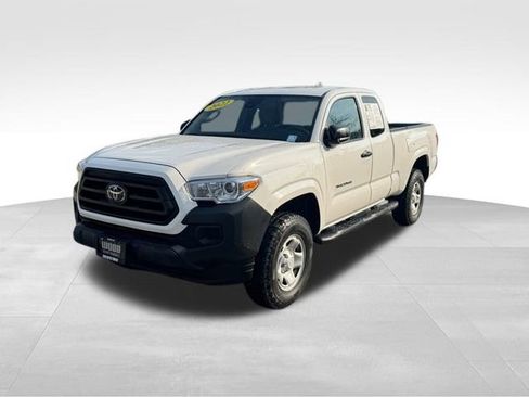 Used 2022 Toyota Tacoma SR image 3