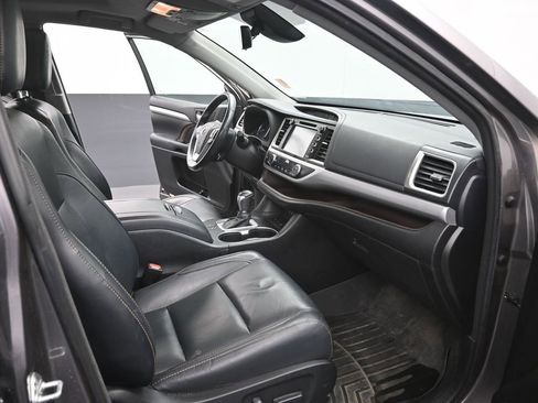 Used 2025 Nissan Frontier PRO-4X image 20