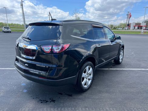 Used 2016 Chevrolet Traverse LT w/ Style and Technology Package FWD image 5