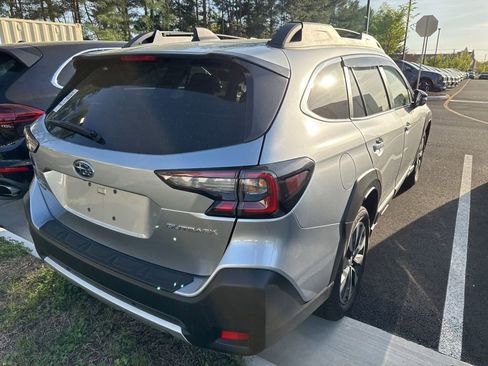Used 2025 Subaru Outback Limited image 3