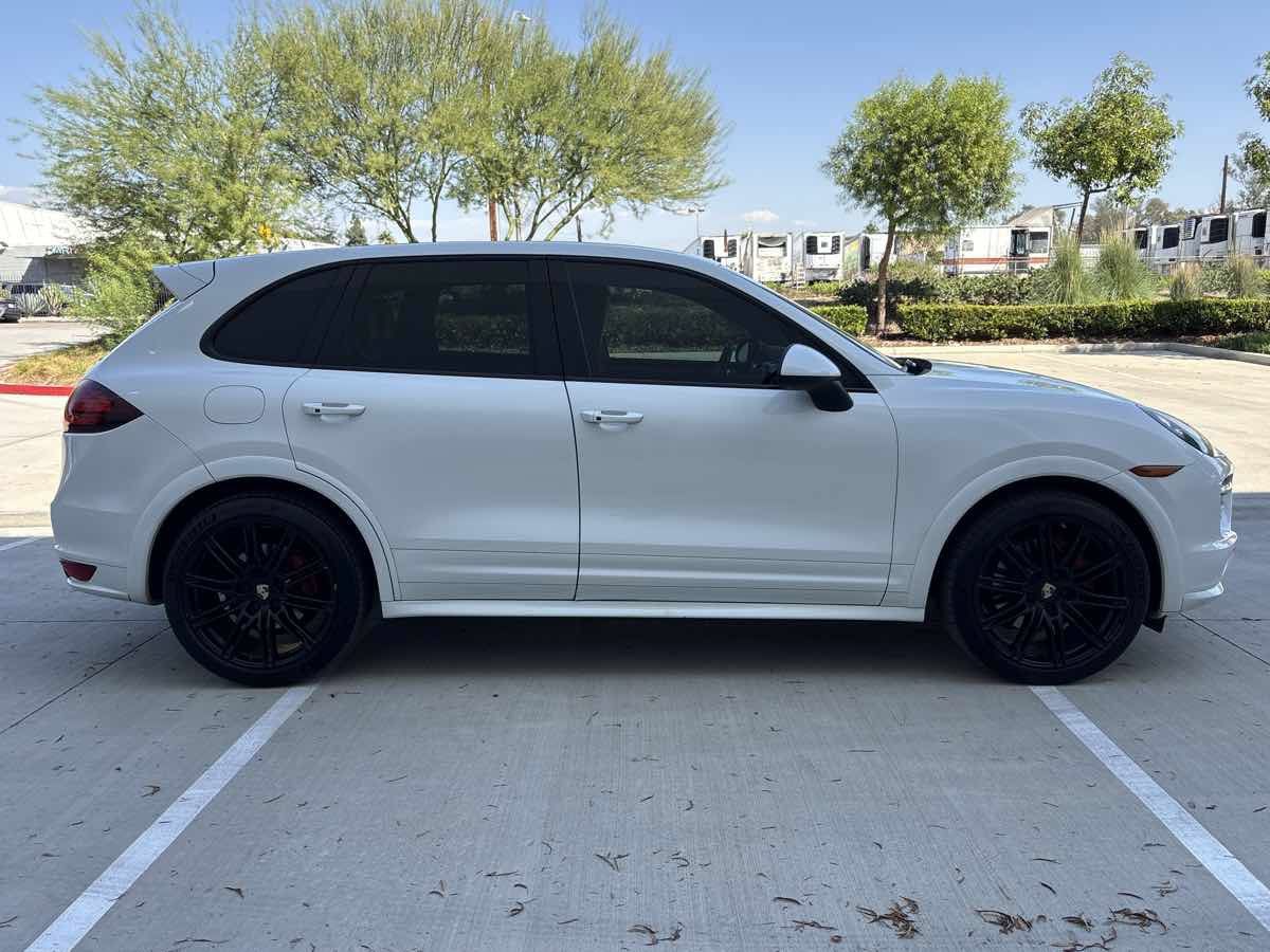 Used 2014 Porsche Cayenne GTS AWD/4WD image 2