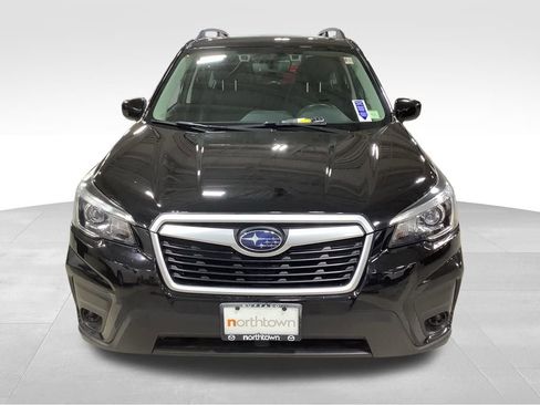Used 2020 Subaru Forester Premium image 3