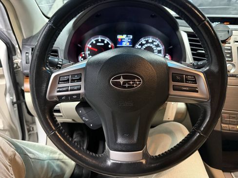 Used 2013 Subaru Outback 2.5i Limited w/ Moonroof Pkg AWD/4WD image 19