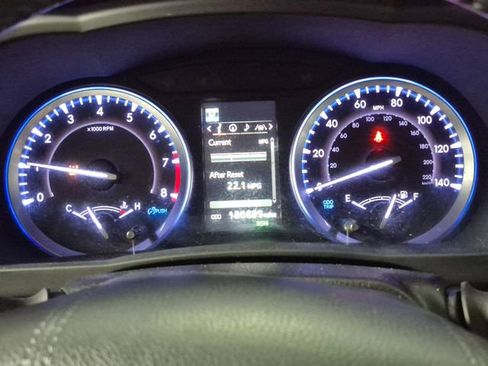 Used 2019 Toyota Highlander XLE AWD/4WD image 12