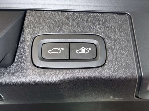 Used 2024 Volvo XC60 B5 Core AWD/4WD image 18