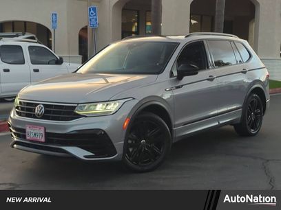 Certified 2022 Volkswagen Tiguan SE R-Line