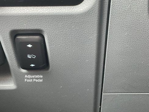 Used 2022 Ford F150 Lariat image 9