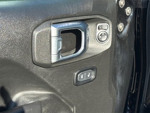 Used 2022 Jeep Gladiator Sport image 28