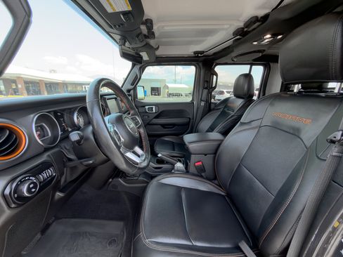Used 2022 Jeep Gladiator Mojave w/ LED Lighting Group AWD/4WD image 11