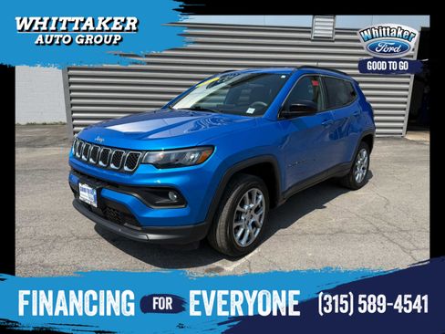 Used 2023 Jeep Compass Latitude image 1