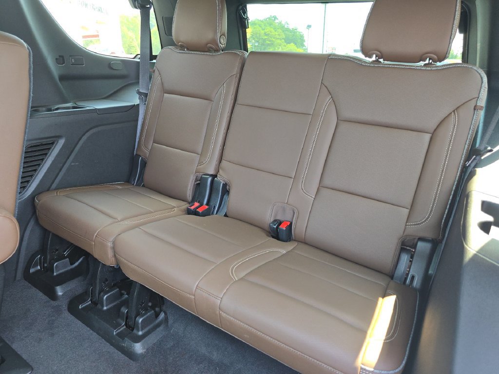 Used 2021 Chevrolet Tahoe High Country w/ Premium Package AWD/4WD image 24