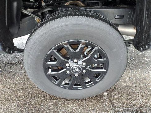 Certified 2025 Toyota Tacoma SR5 image 27