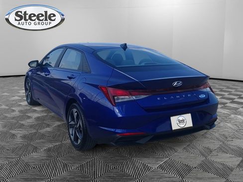 Used 2023 Hyundai Elantra SEL w/ Convenience Package image 3