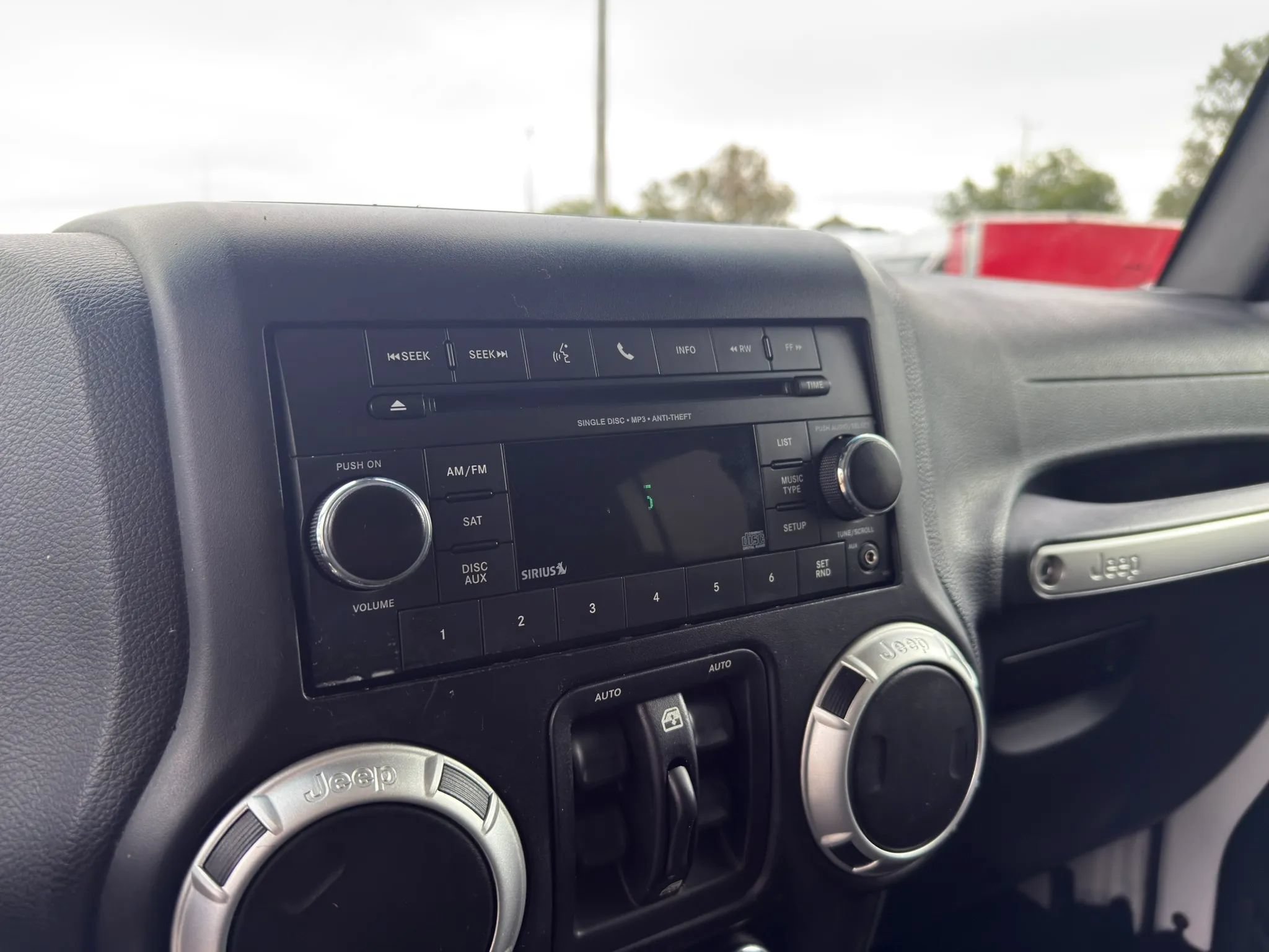 Used 2015 Jeep Wrangler Unlimited Sahara AWD/4WD image 22