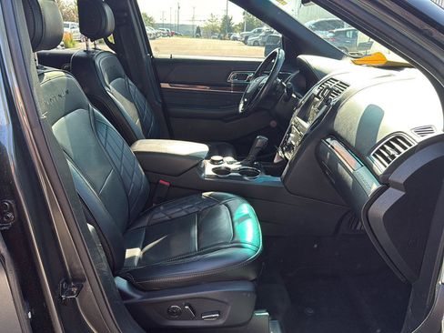 Used 2017 Ford Explorer Platinum AWD/4WD image 13