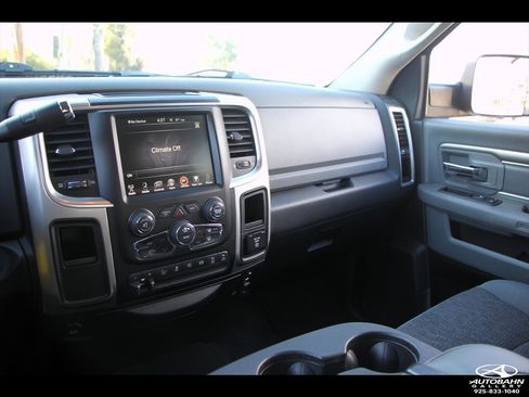 Used 2017 RAM 2500 SLT w/ Luxury Group RWD image 20