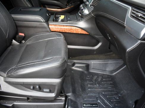 Used 2018 Chevrolet Suburban Premier image 26