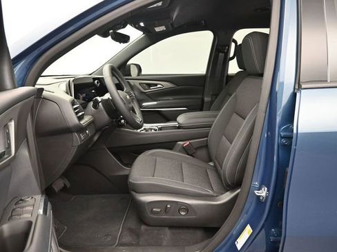 New 2026 Chevrolet Traverse LT w/ Driver Confidence Package image 40