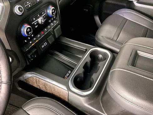 Certified 2022 GMC Sierra 1500 Denali w/ Denali Premium Package AWD/4WD image 16