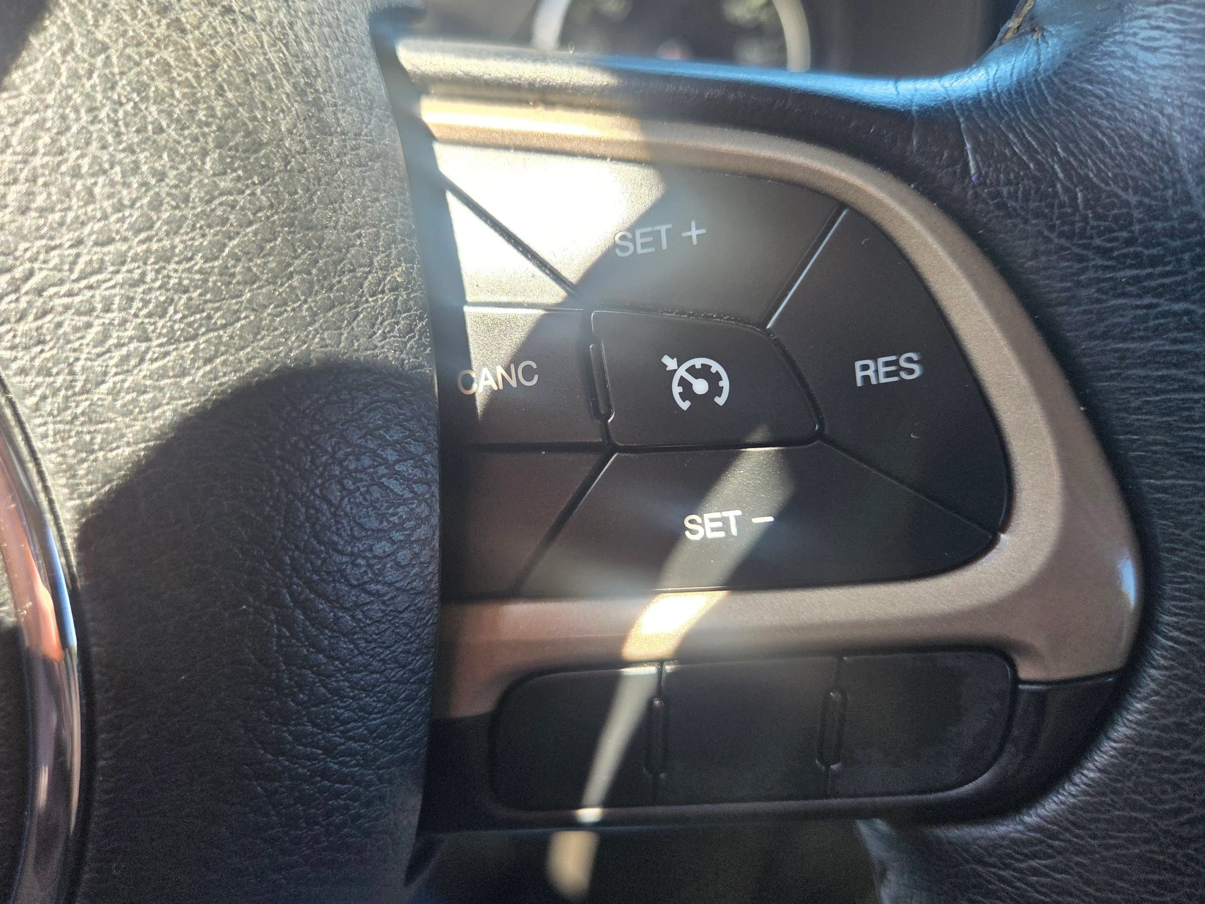 Used 2016 Jeep Renegade Latitude AWD/4WD image 22